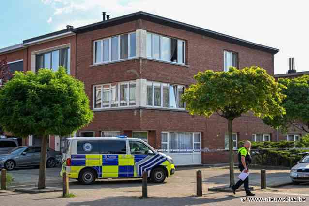 Buren aangeslagen na dodelijke val van peuter (2) in Merksem: “Zijn zesjarige broer vroeg zich af of hij nog naar huis zou terugkeren”