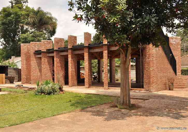 Verdrehte Mauerpfeiler
 - Veranstaltungspavillon in Harare von studio*K