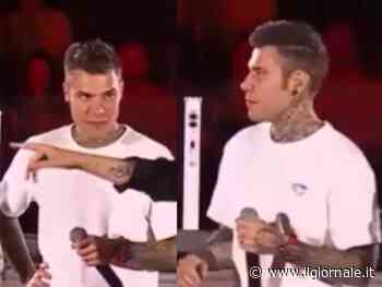 Annalisa si prende la scena: l'espressione di Fedez fa impazzire il web