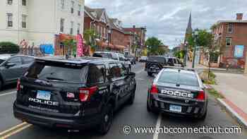 Suspect shot by store employee during attempted robbery in Hartford: PD