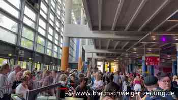 Der Einlass beim Helene-Fischer-Konzert in Hannover