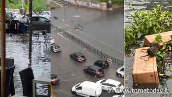 Roma sott'acqua. Nubifragio pomeridiano di un'ora, strade allagate e trasporti in tilt