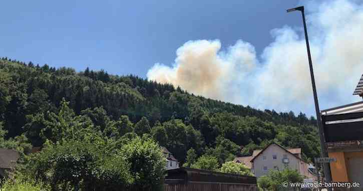 Waldbrand bei Pirmasens – Rund 50 Bewohner verlassen Häuser
