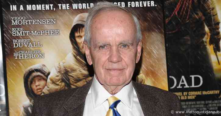 Cormac McCarthy morto, addio allo scrittore di “Non è un paese per vecchi” e “La strada”