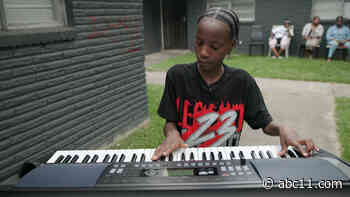 11-year-old piano player hitting the right note