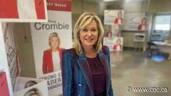 Bonnie Crombie officially enters race for Ontario Liberal leadership