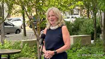 Rachel Notley will remain as Alberta NDP leader — for now