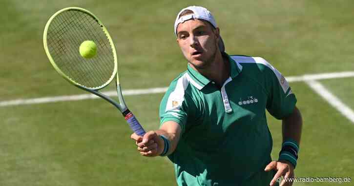Struff mit Spagat als Hoffnungsträger und Vater in Stuttgart