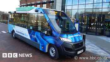 Didcot self-driving bus starts commute on public roads