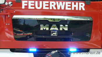 Brennender Traktor in Königsdorf entfacht beinahe Flächenbrand