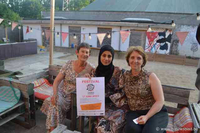 Amerikaanse Miriam (53) en Syrische Ghadir (33) brengen Evergemnaren en inwijkelingen samen:  “Elkaar beter leren kennen tijdens internationaal food- en muziekfestival”