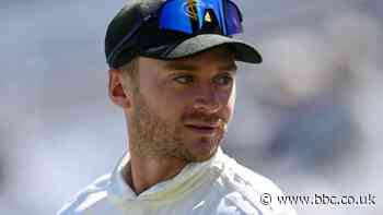 County Championship: Joe Clarke gives Notts hope of avoiding loss to Warwickshire