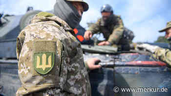 Russland präsentiert in der Ukraine eroberte deutsche Panzer als Trophäen