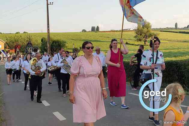 Ommegang trekt onder aangename avondzon door Teuven