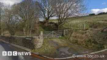 Fire crews tackle Keighley Harden Moor blaze