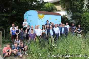 Bienen finden neues Zuhause in Schloß Neuhaus