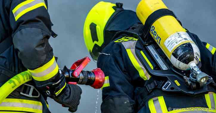 Zwei Leichtverletzte bei Hausbrand in Fürth