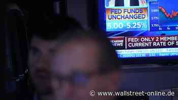 Notenbank stimmt für Zinspause: Fed signalisiert weitere Zinserhöhungen! Anleger "auf dem falschen Fuß erwischt"