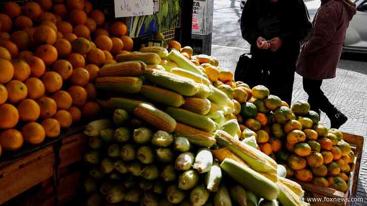 Community kitchen struggles as inflation pushes more families into poverty in Buenos Aires