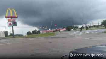 30 million on alert as tornadoes rip through South