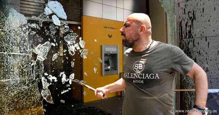 Wütende Demonstranten greifen Banken im Libanon an