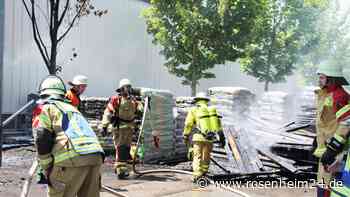 Brand auf Baumarktgelände: Bruckmühl entgeht wohl nur um Haaresbreite einem Feuerinferno