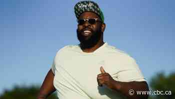 Meet Martinus Evans, the 300-pound marathon runner who started the Slow AF Run Club