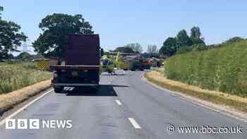Multi-vehicle crash closes Hull-York road