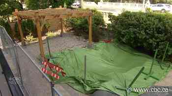 Massive sinkhole in Regina backyard prompts emergency response