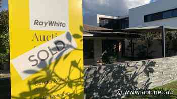 Gold Coast house at centre of complex legal dispute over ownership sells for $2.66m at auction