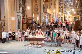 3000 Schüler pilgern zum Paderborner Dom