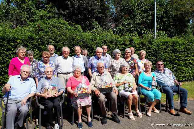 Okra Leupegem zet haar kaartkampioenen in de kijker