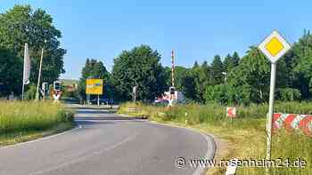 Bahn geht auf Gemeinde Schwindegg zu: Kommt Lösung für Bahnübergang Allersheim?