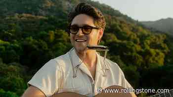 Niall Horan Serenades a California Landscape in ‘Intimate’ Vevo Performance