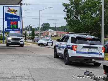 Man in critical condition after accidentally pulling trigger on stolen gun: FWPD