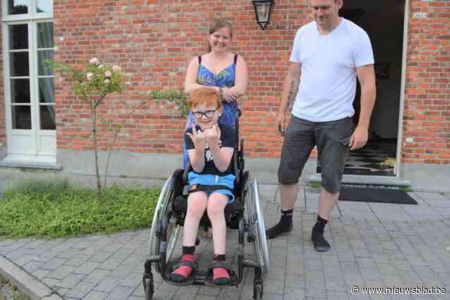 Crowdfunding voor rolstoelbus voor Jeremy (7) nadat gezinsauto total loss werd gereden door camion