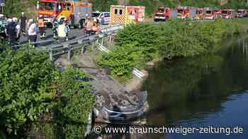 Auto fährt in Fluss - Ersthelfer retten zwei Frauen