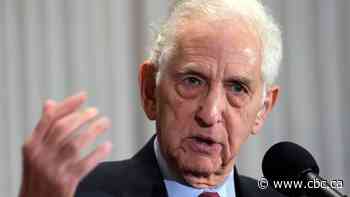 Daniel Ellsberg, who leaked Pentagon Papers exposing Vietnam War secrets, dead at 92