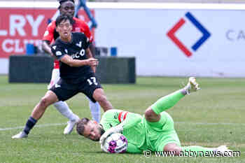 Tuesday game will be tribute to goalie’s dad