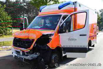 Seniorin fährt gegen Rettungswagen im Notfalleinsatz