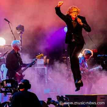 Pulp dazzle as they headline main stage at Isle of Wight Festival