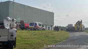 Crews extinguish fire at old middle school building in Hamden