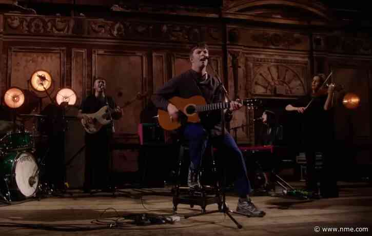 Watch Fontaines D.C.’s Grian Chatten make solo ‘Jools Holland’ debut