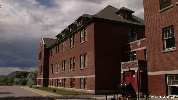 Denialists tried to dig up suspected unmarked graves at Tk’emlups: report