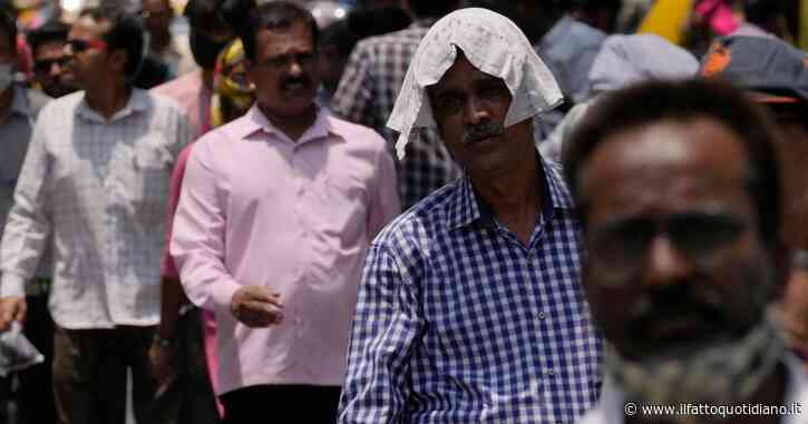 India, almeno 96 morti in due giorni per il caldo estremo: le autorità consigliano agli over 60 di stare in casa