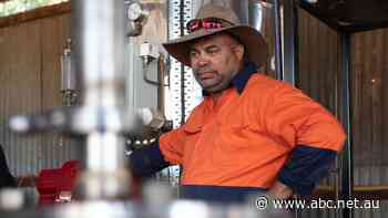 Green light for 'transformational' renewables project luring big business, former locals to work in outback