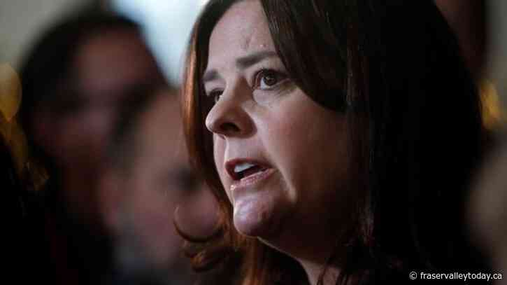 Premier, RCMP and health official to hold news conference about Manitoba bus crash