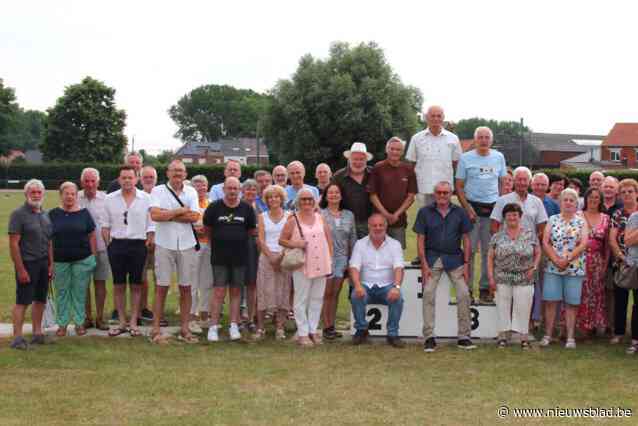Oud-atleten Lebbeekse Atletiekclub verzamelen om herinneringen op te halen