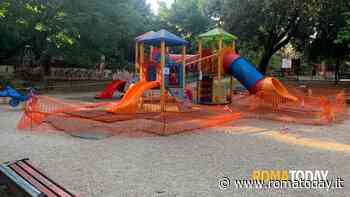 Parco alla Garbatella chiude per manutenzione. Area giochi inagibile