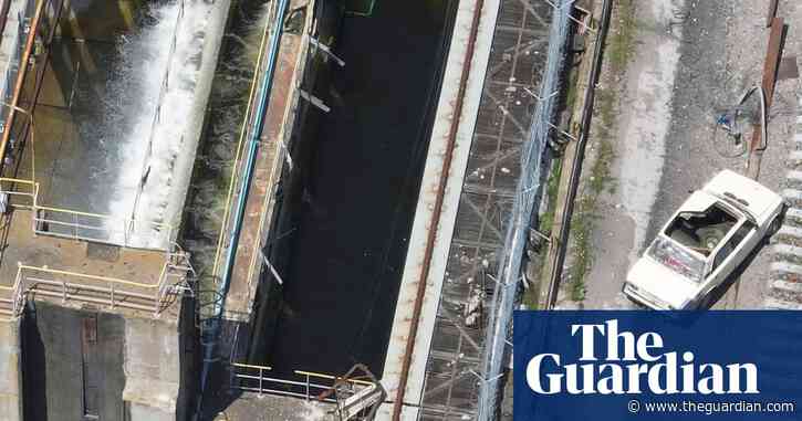 Kakhovka collapse: image emerges of apparently explosive-laden car at dam